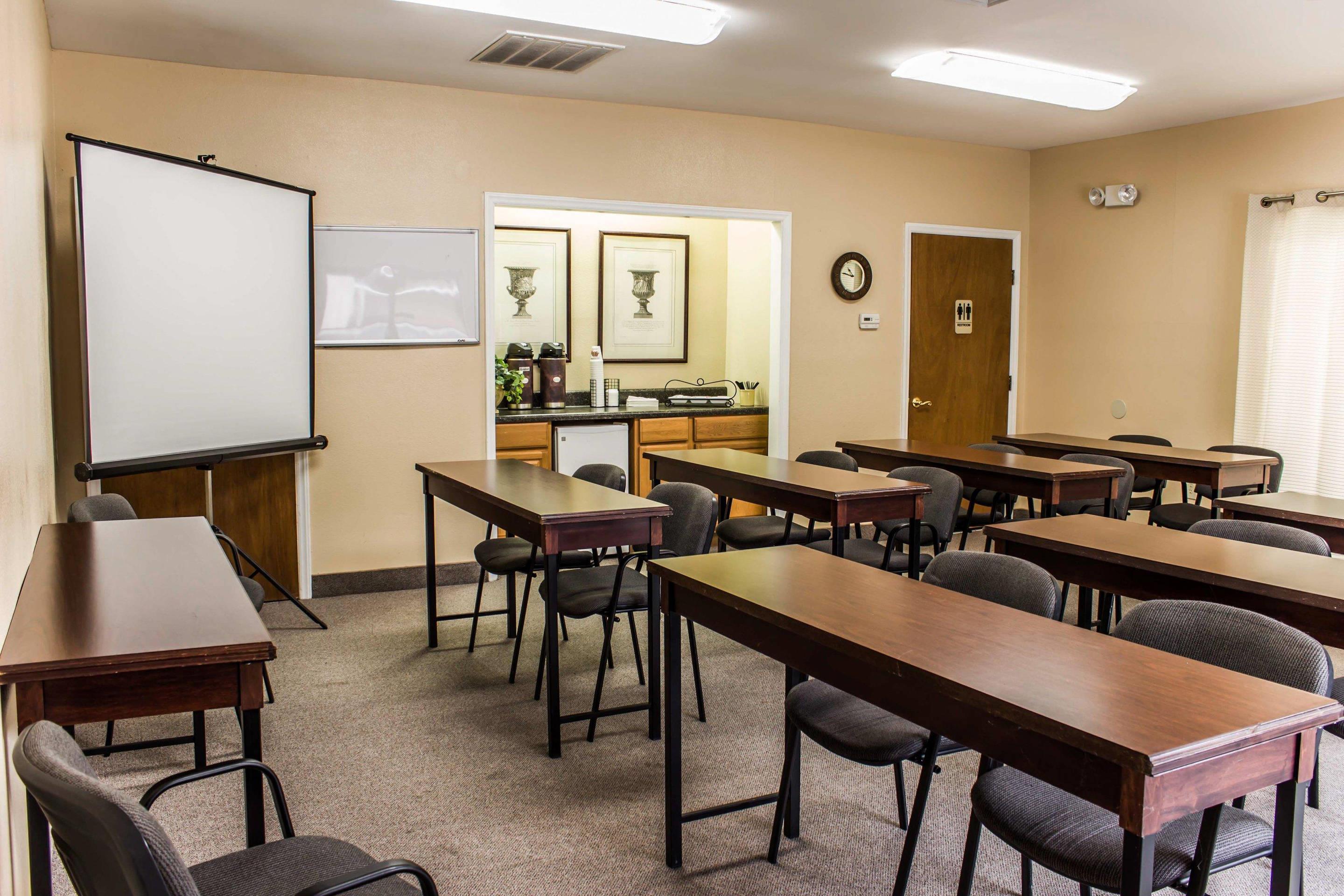 Meeting room | Quality Inn Kinston Hwy 70