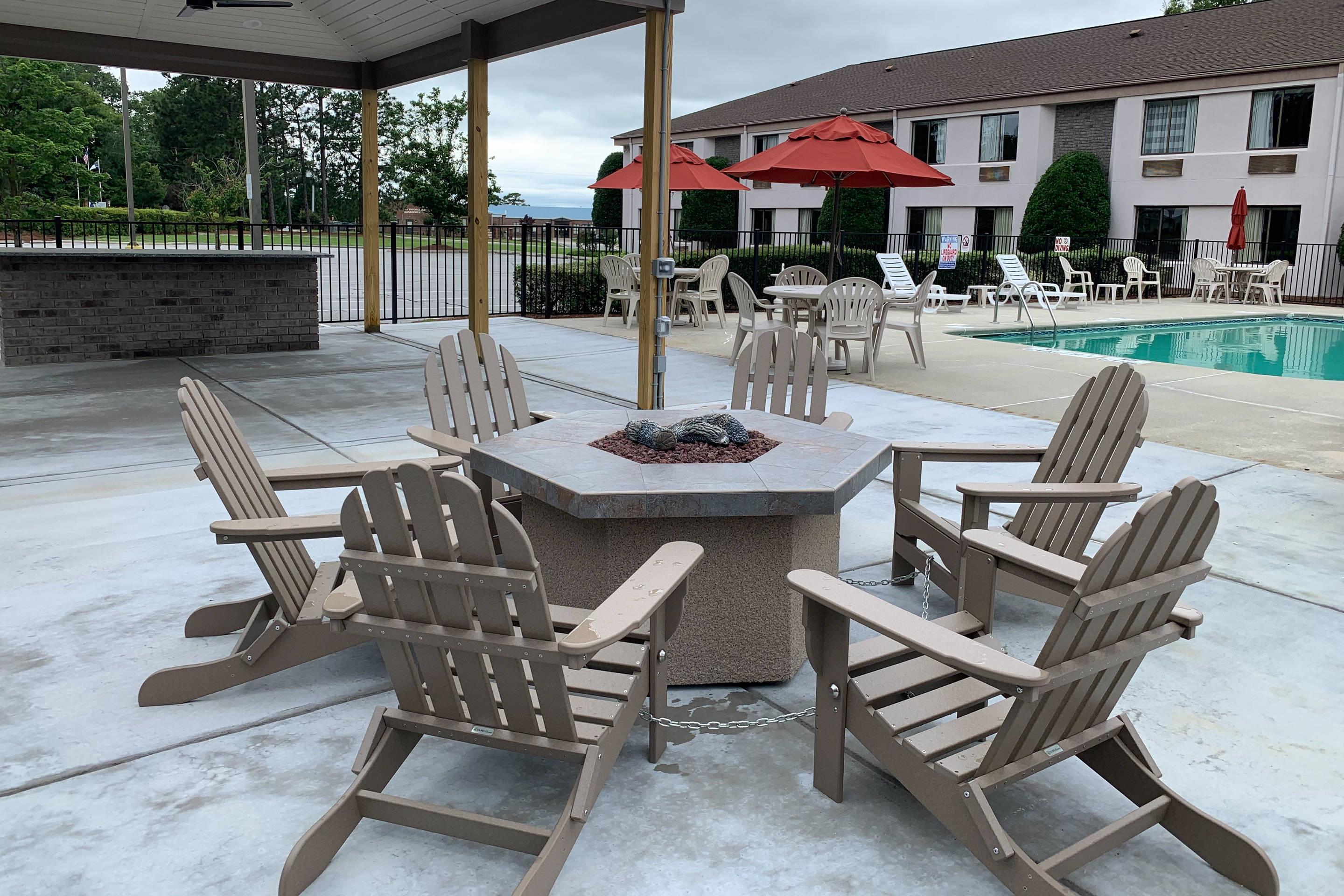 Hotel patio and firepit area | Sleep Inn & Suites Spring Lake - Fayetteville Near Fort Liberty