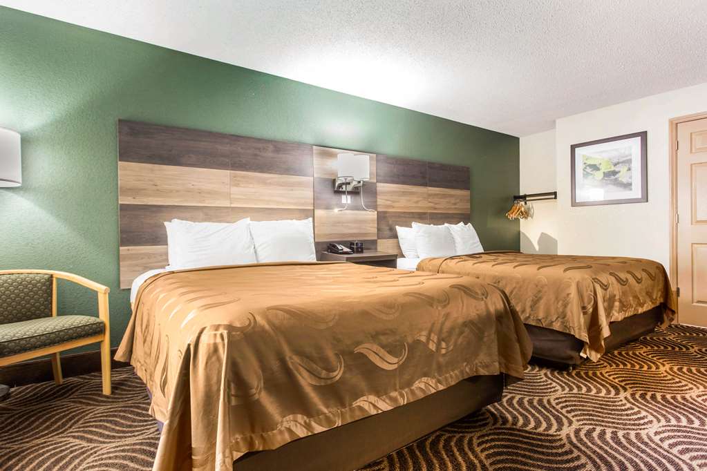 QUALITY INN BLACK MOUNTAIN-ASHEVILL-guestroom-Guest Room,On-Site.jpg