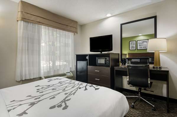  - Sleep Inn Hanes Mall Winston-Salem - I-40, Exit 189