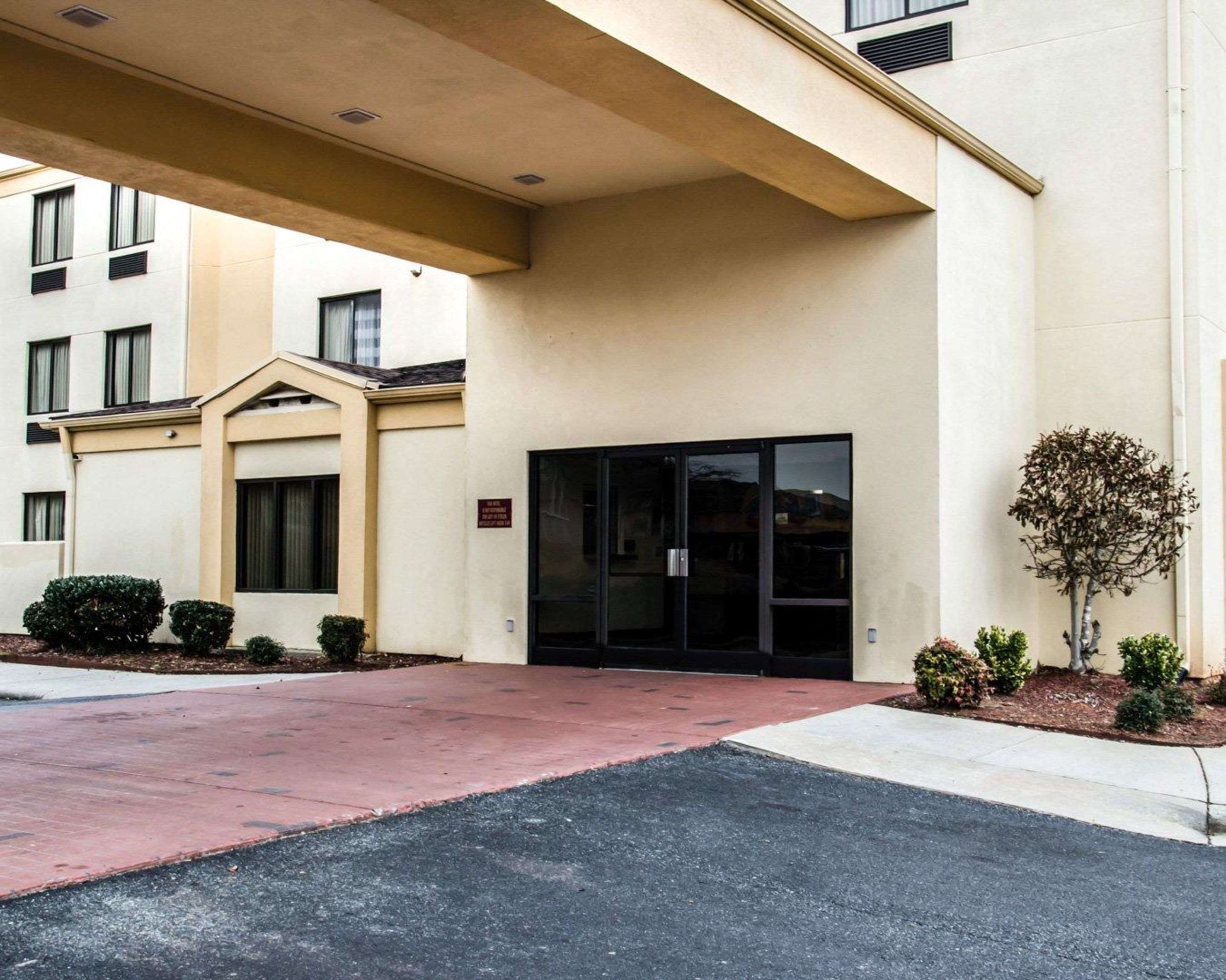 Hotel entrance | Sleep Inn Concord / Kannapolis
