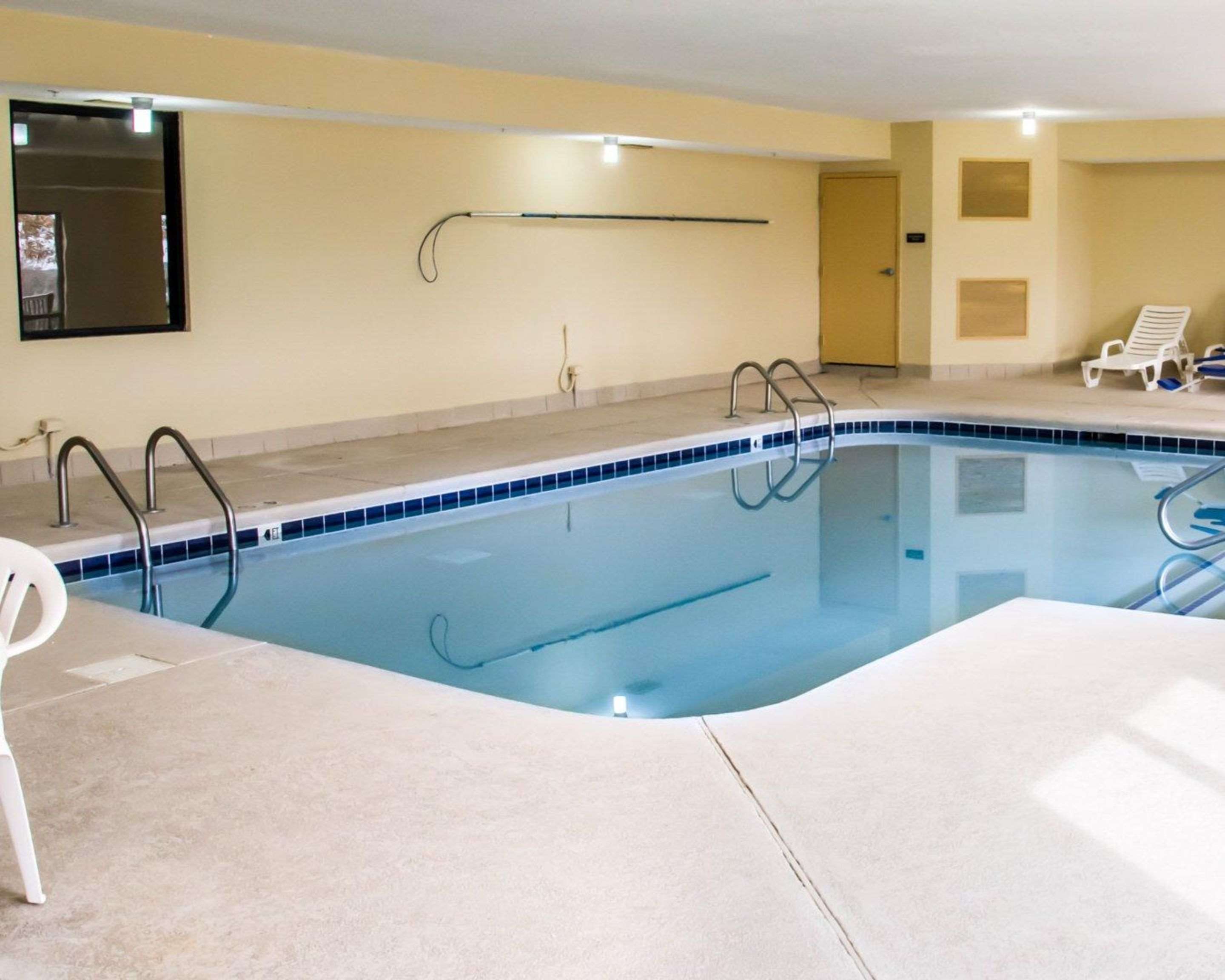 Indoor pool | Sleep Inn Concord / Kannapolis