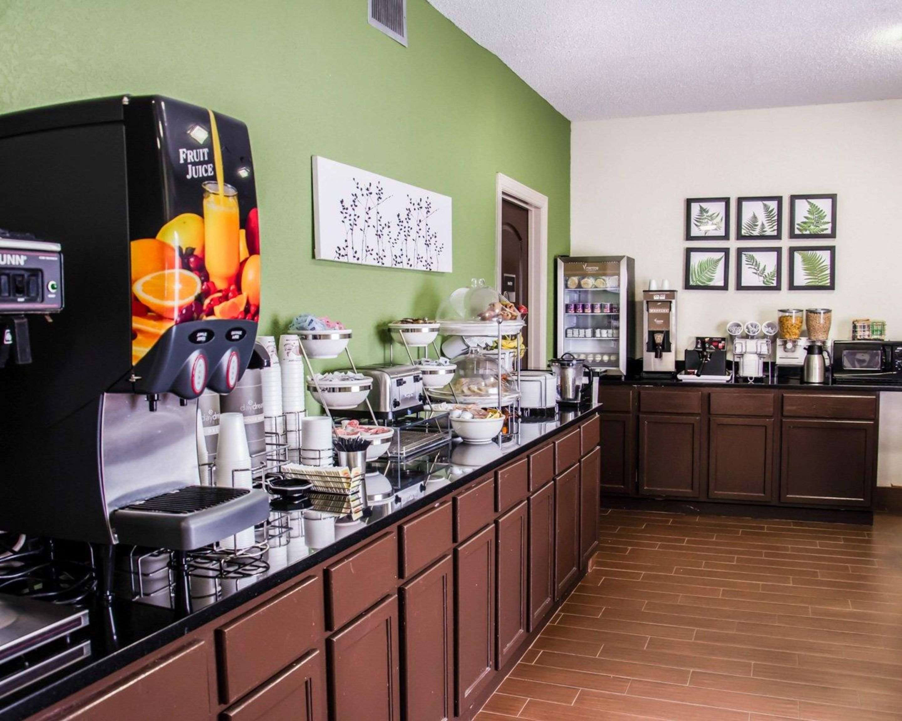 Breakfast counter | Sleep Inn Concord / Kannapolis