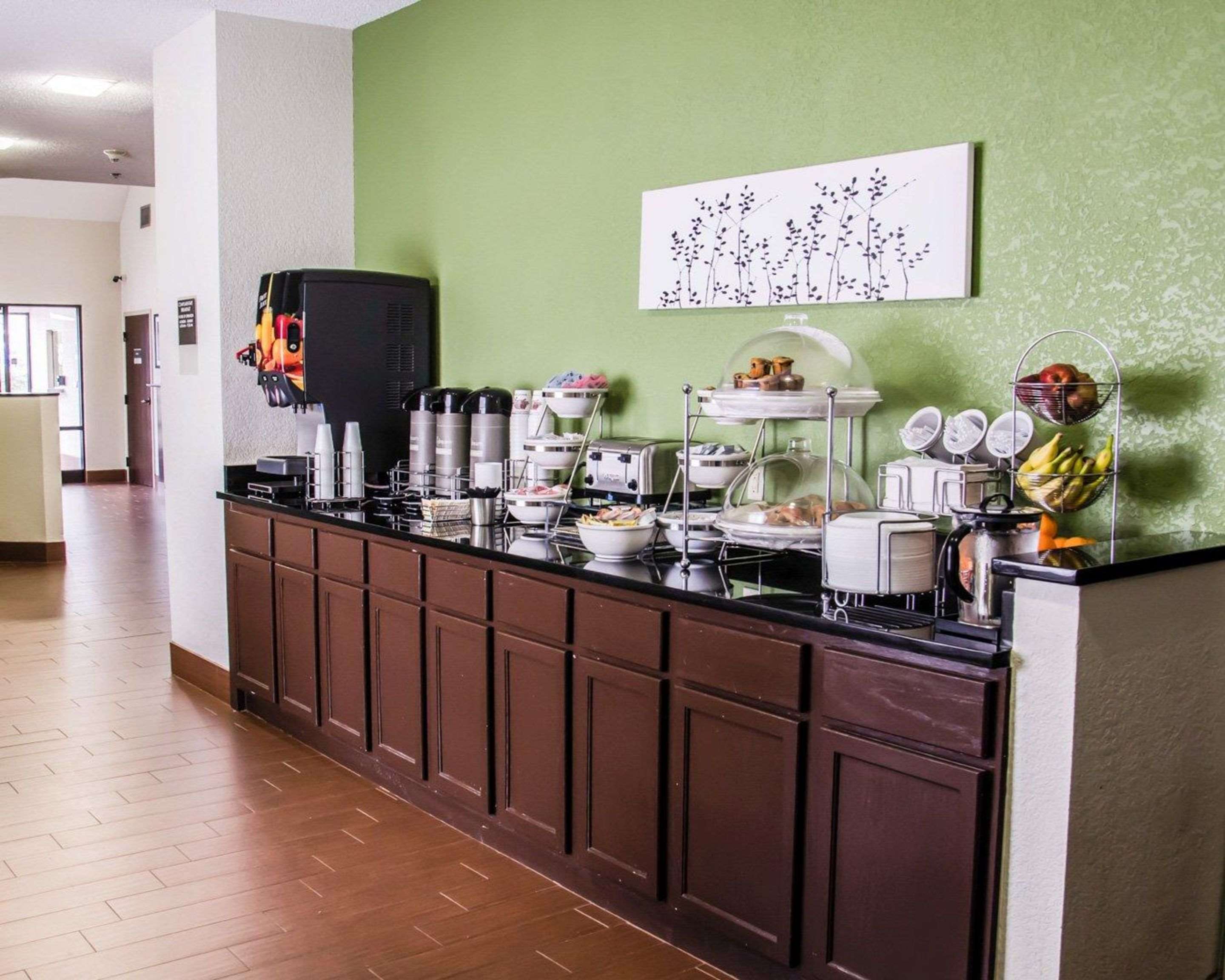 Breakfast counter | Sleep Inn Concord / Kannapolis