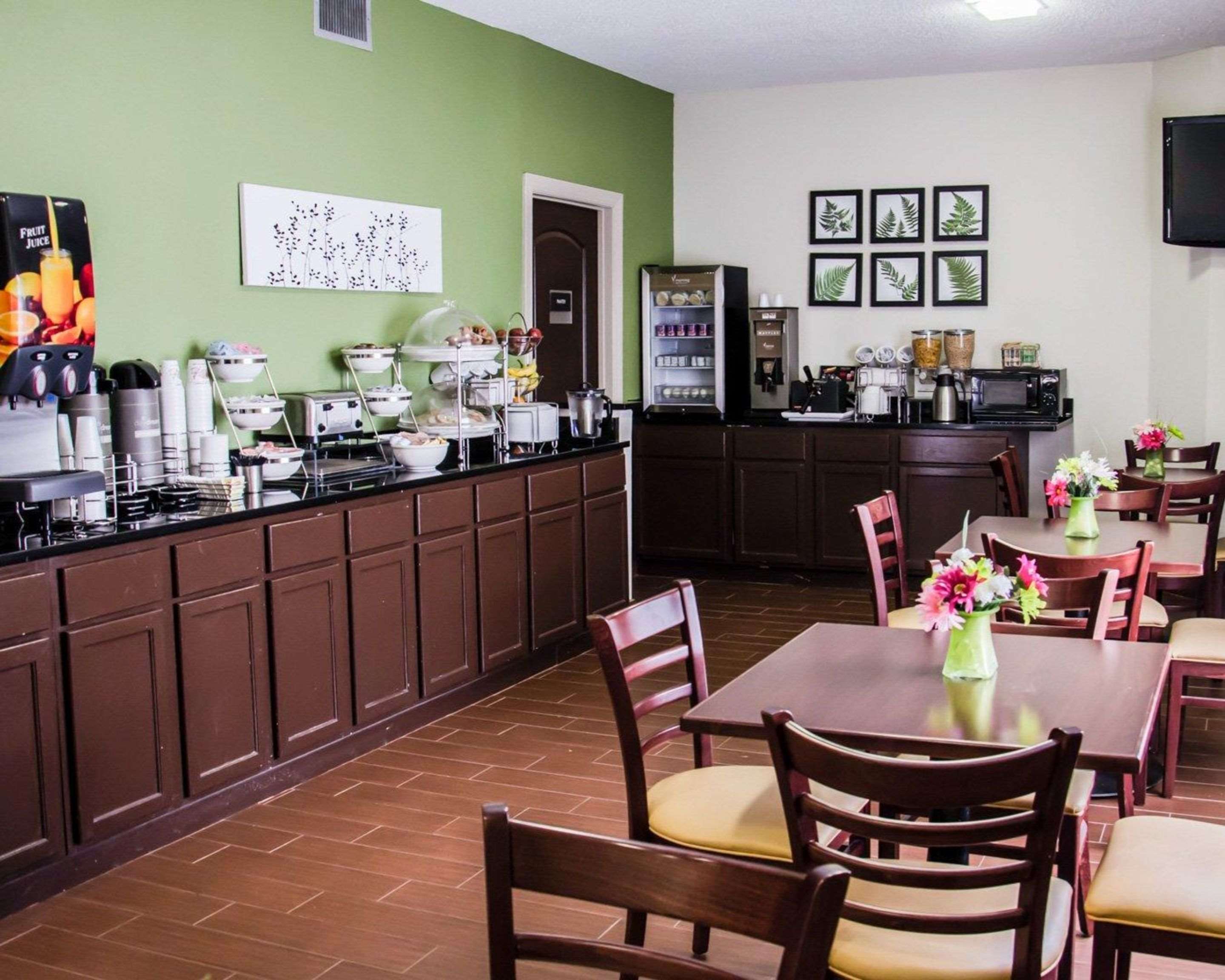Breakfast area | Sleep Inn Concord / Kannapolis