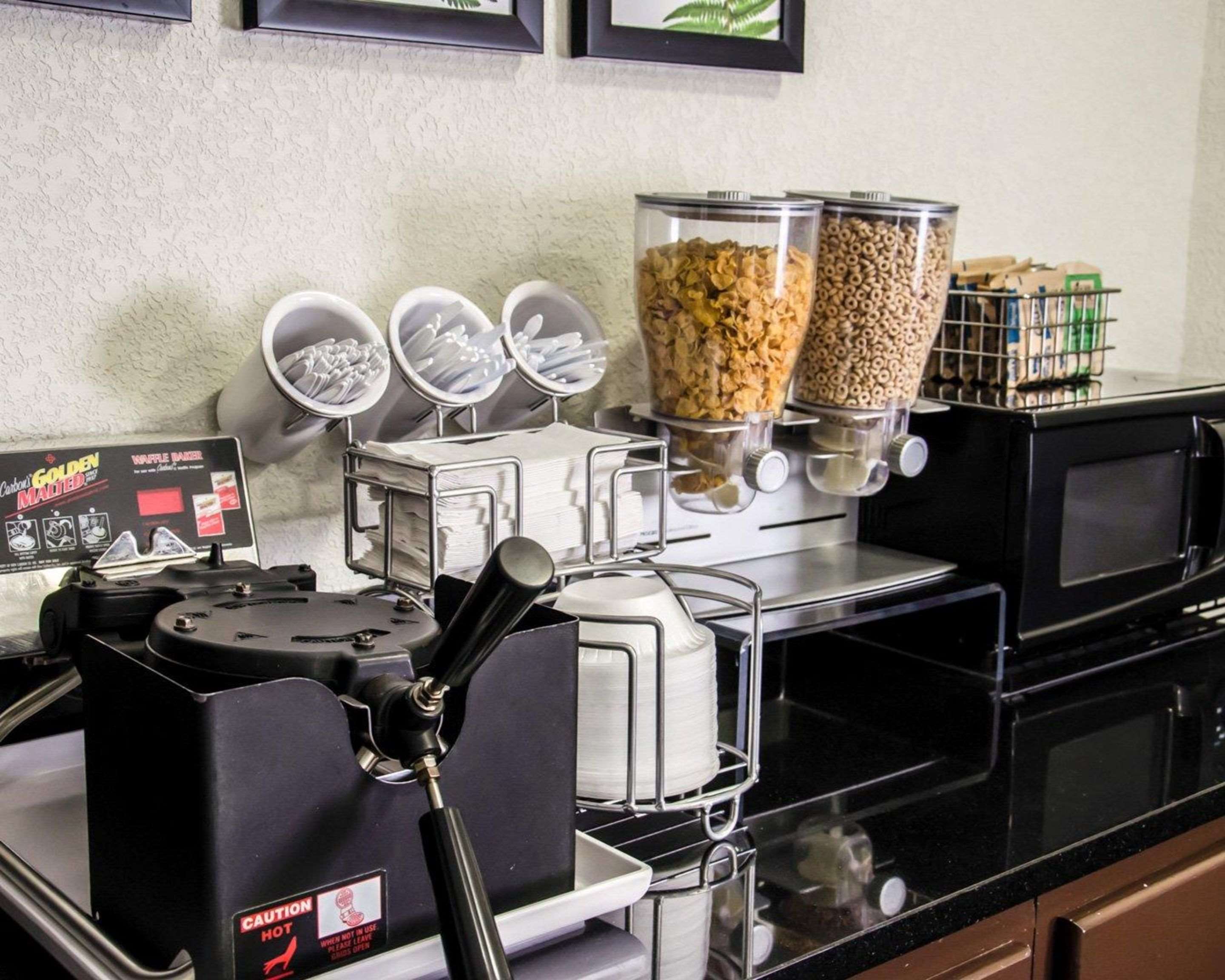Breakfast bar | Sleep Inn Concord / Kannapolis