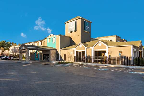 Exterior view - Clarion Pointe Hotel Wake Forest