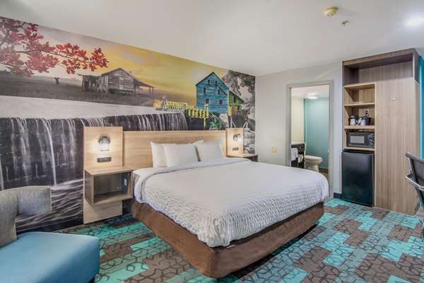  - Clarion Pointe Hotel Wake Forest