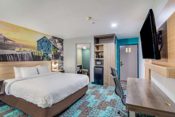  - Clarion Pointe Hotel Wake Forest