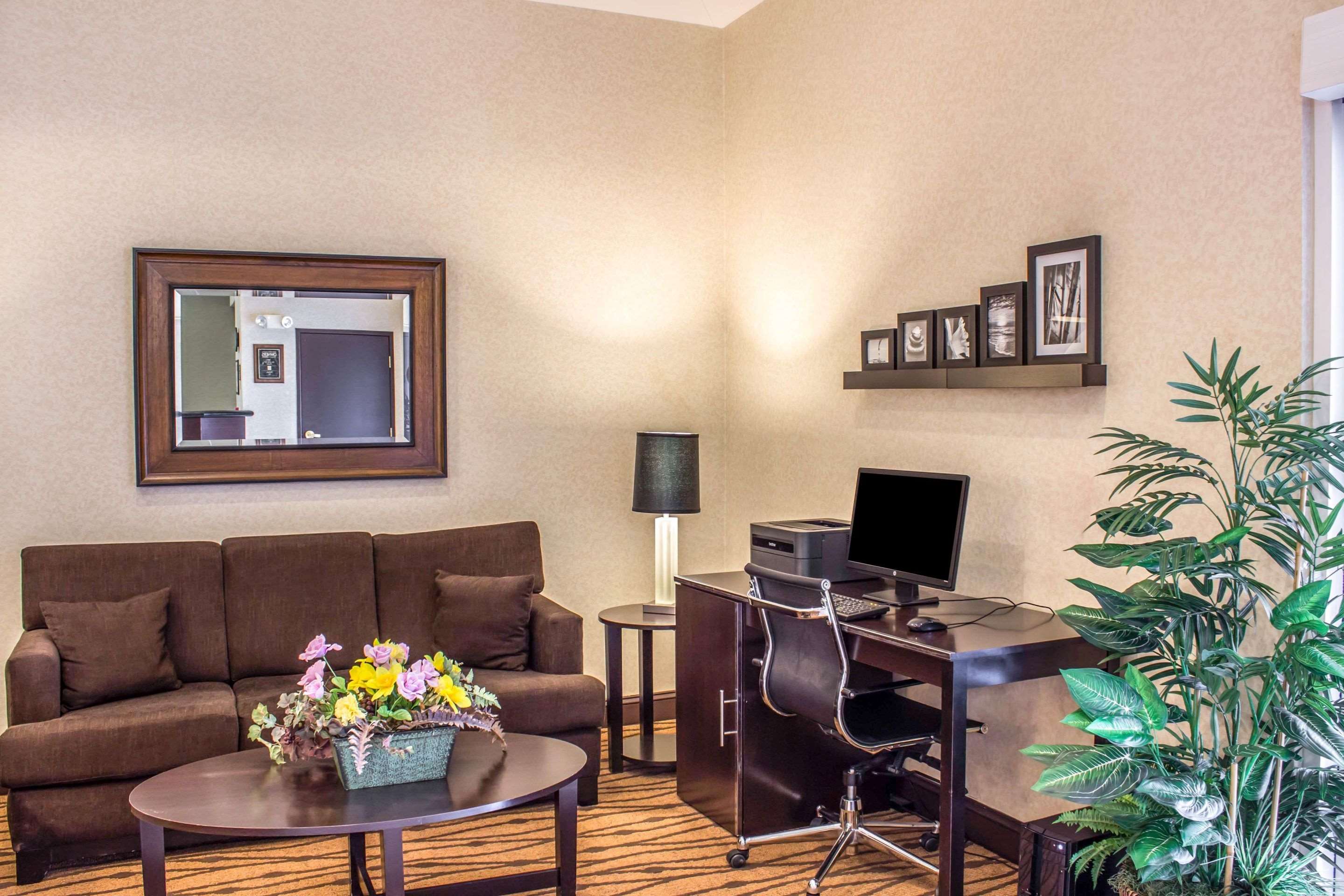 Lobby with sitting area | Sleep Inn Raleigh Durham Airport