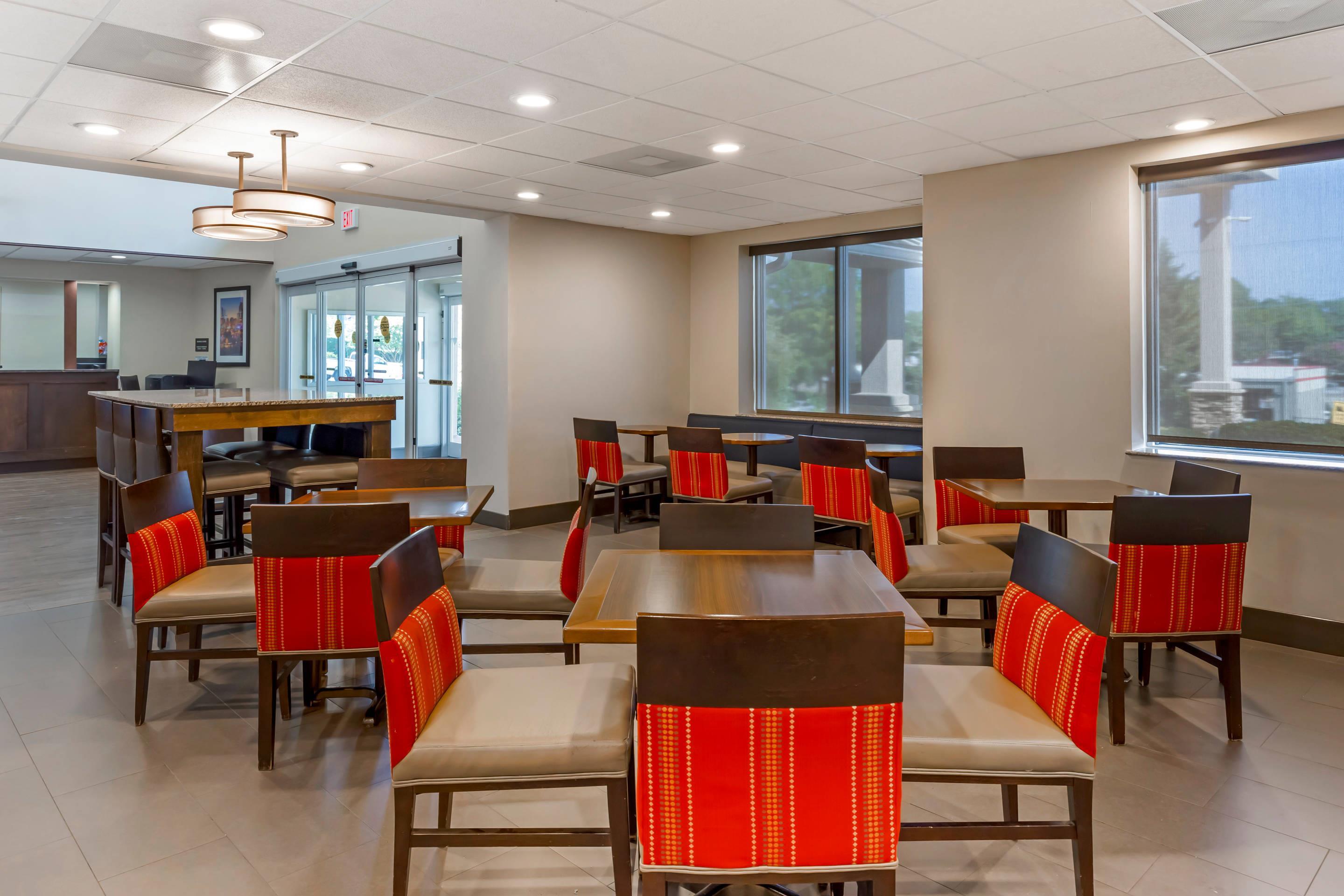 Breakfast area | Comfort Suites Raleigh Walnut Creek