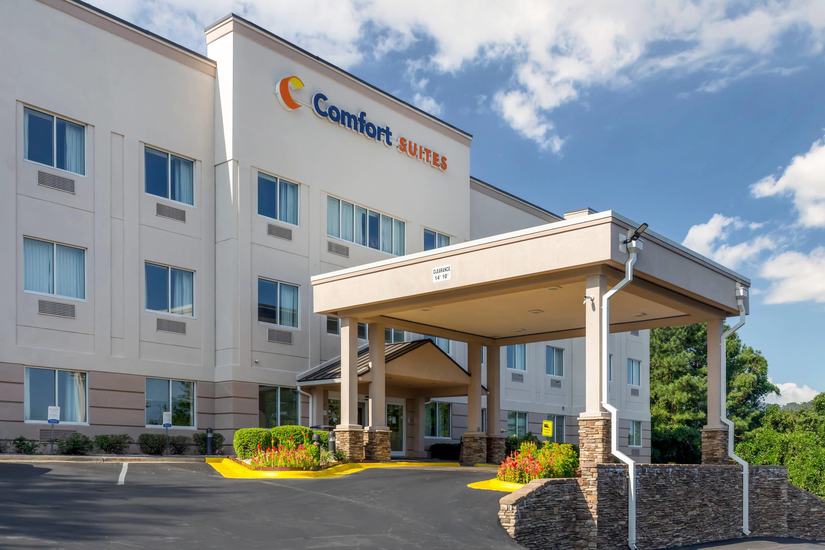 Hotel exterior | Comfort Suites Raleigh Walnut Creek