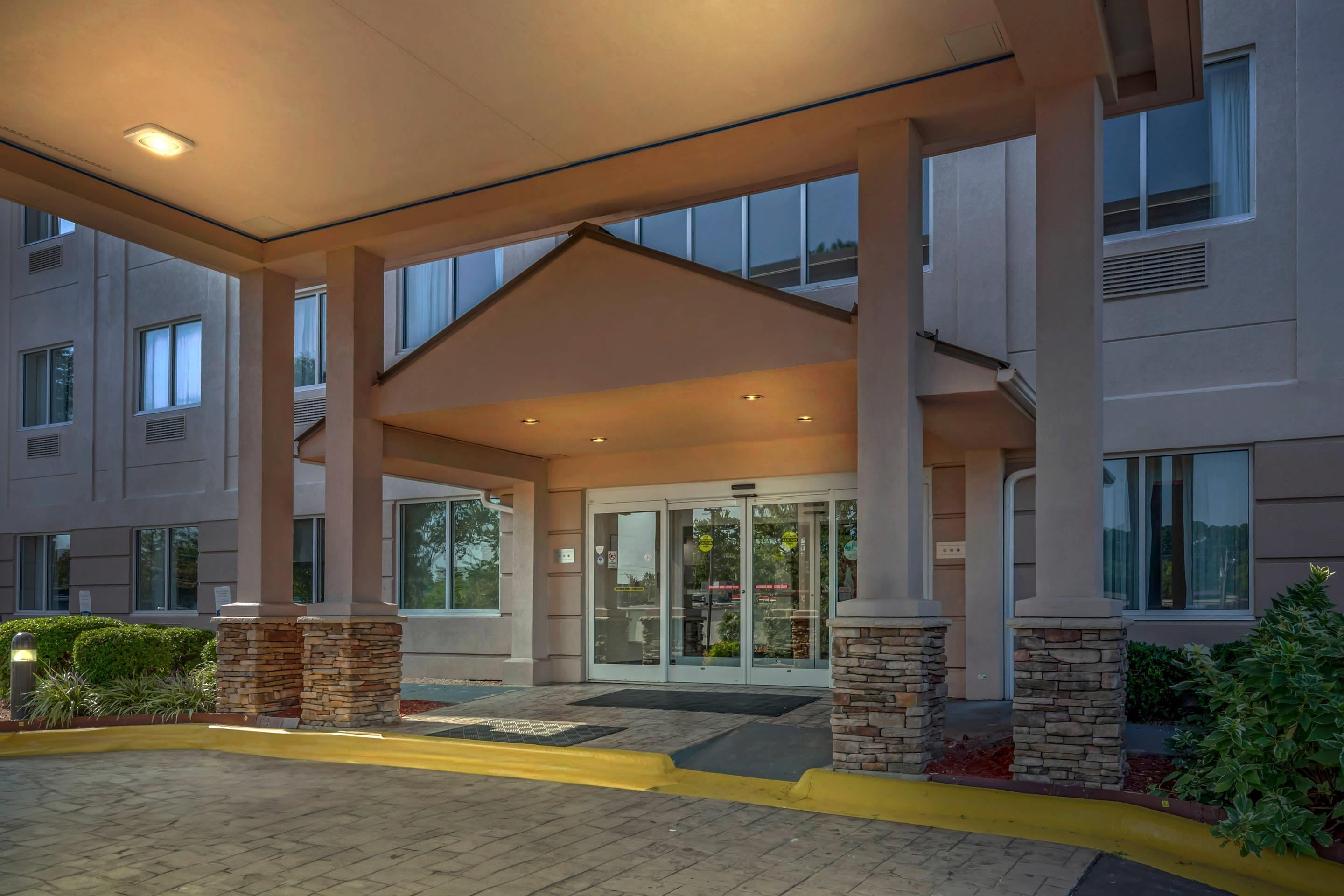 Twilight | Comfort Suites Raleigh Walnut Creek
