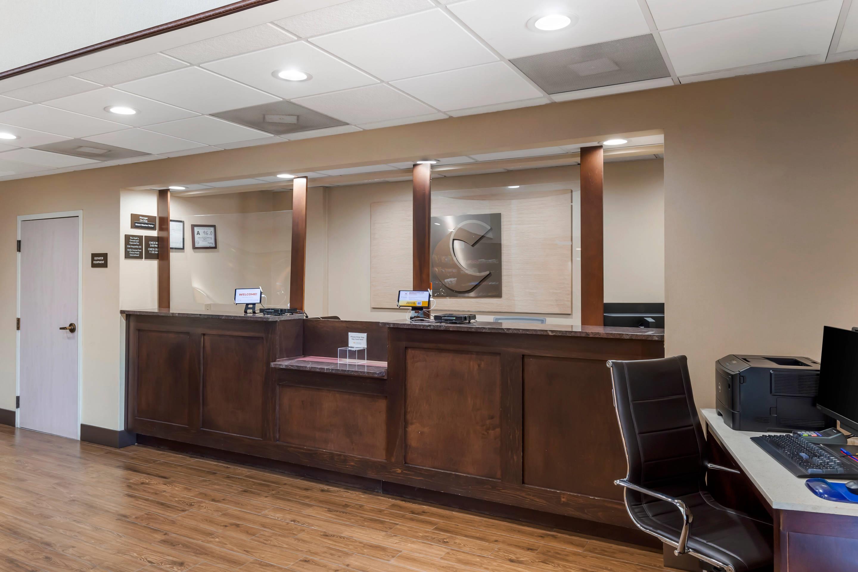 Front desk | Comfort Suites Raleigh Walnut Creek