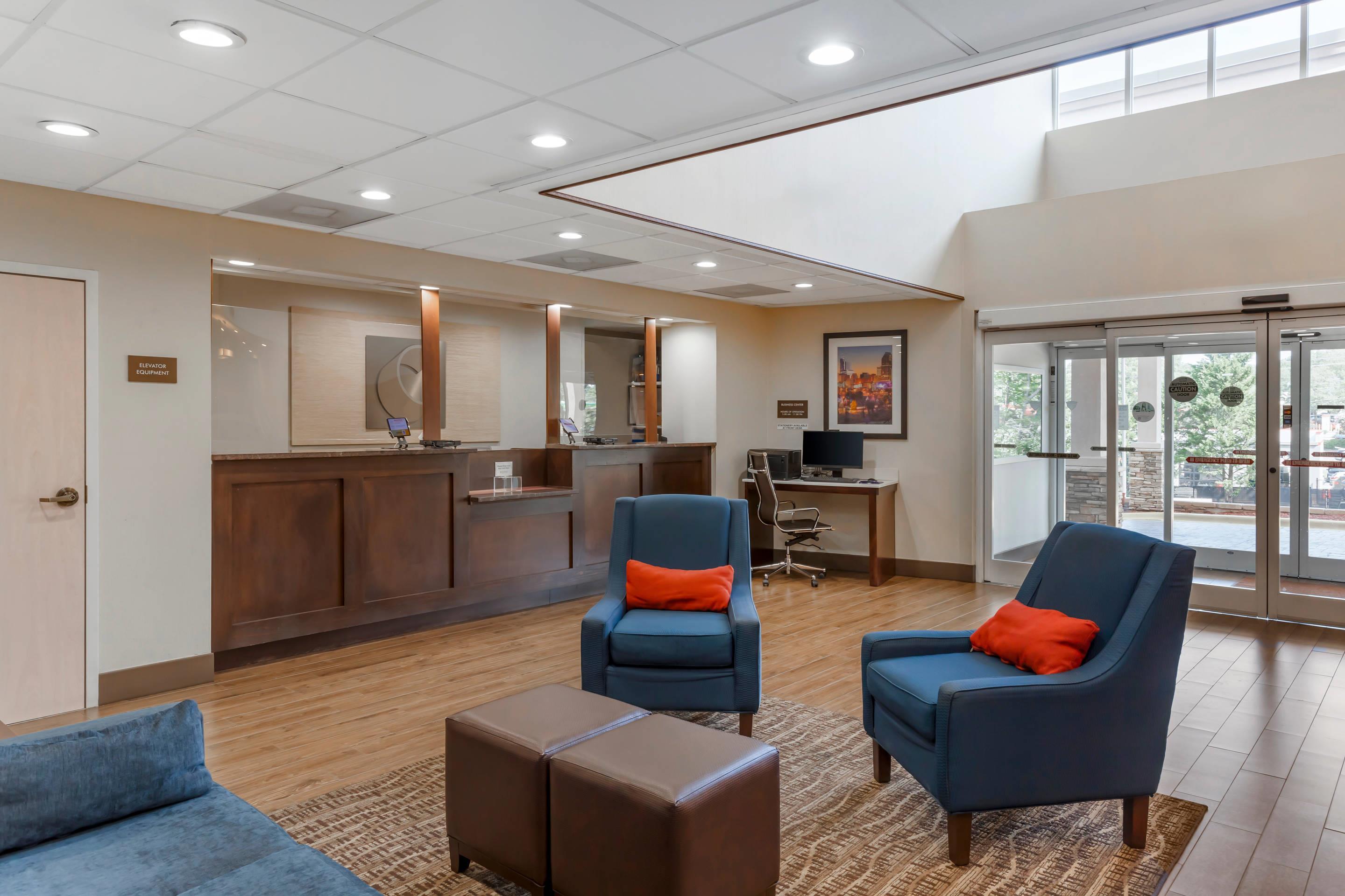 Hotel lobby | Comfort Suites Raleigh Walnut Creek