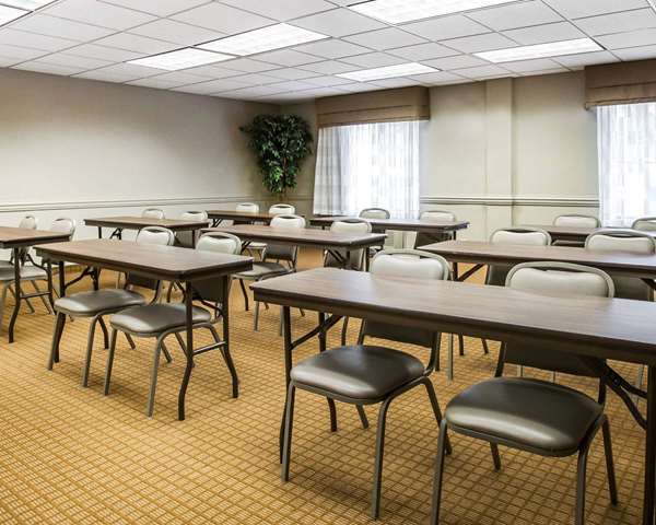 Restaurant - Sleep Inn Albemarle