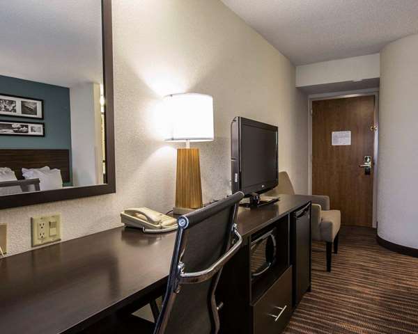  - Sleep Inn Airport Greensboro - I-40, Exit 210