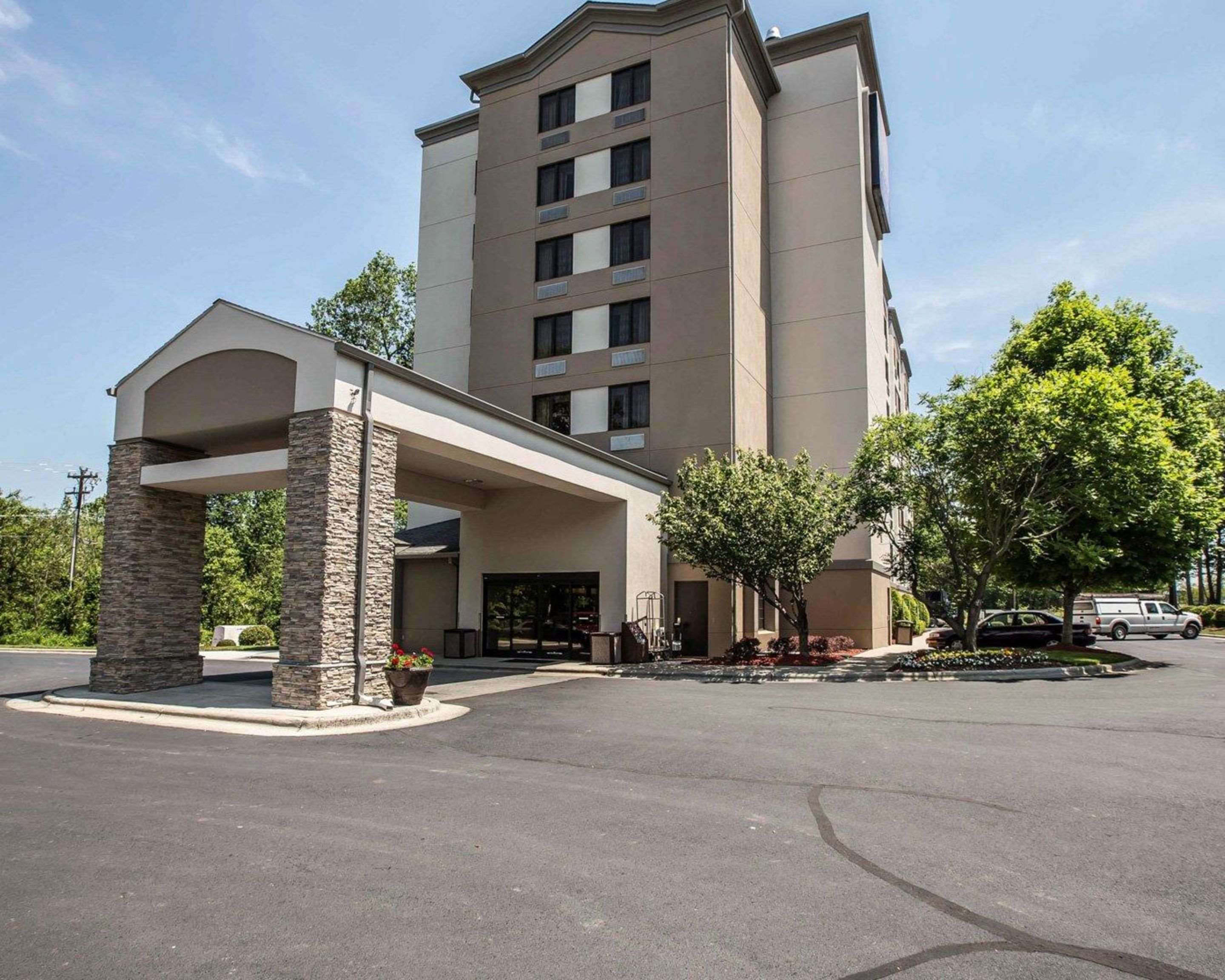Hotel entrance | Sleep Inn Airport