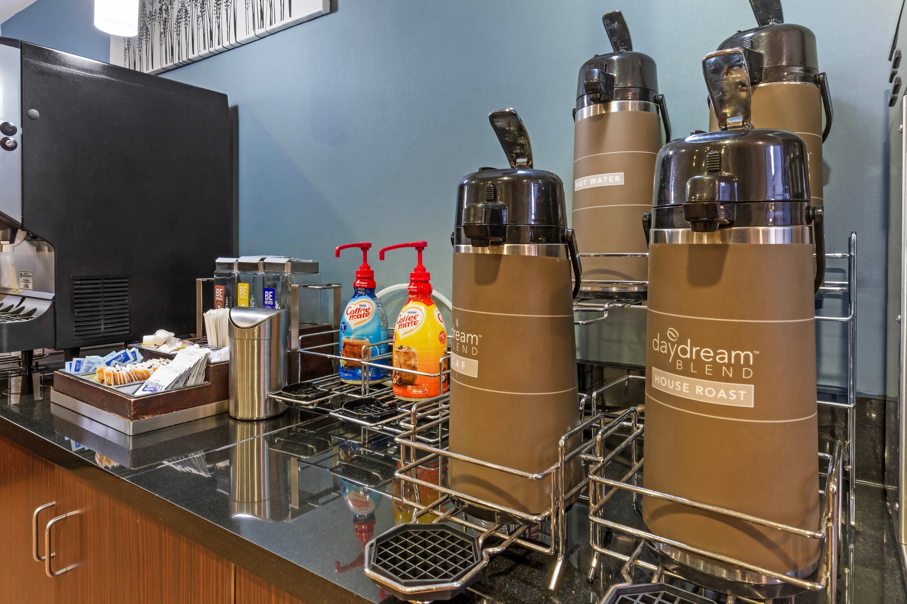 Breakfast area | Sleep Inn Airport