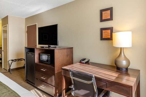  - Comfort Inn Clinton