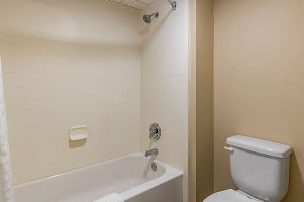 - Comfort Inn Clinton