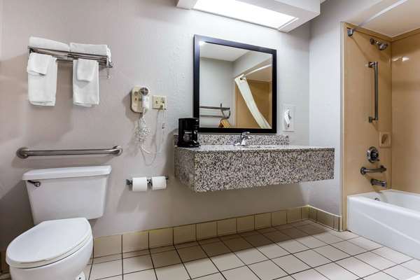  - Quality Inn & Suites Mooresville - I-77, Exit 36