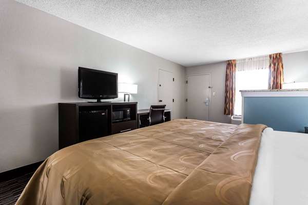 Suite - Quality Inn & Suites Mooresville - I-77, Exit 36