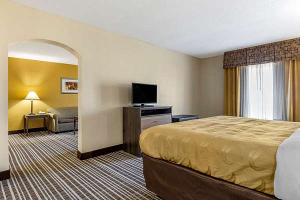 Suite - Quality Inn & Suites Airport Greensboro - I-40, Exit 210