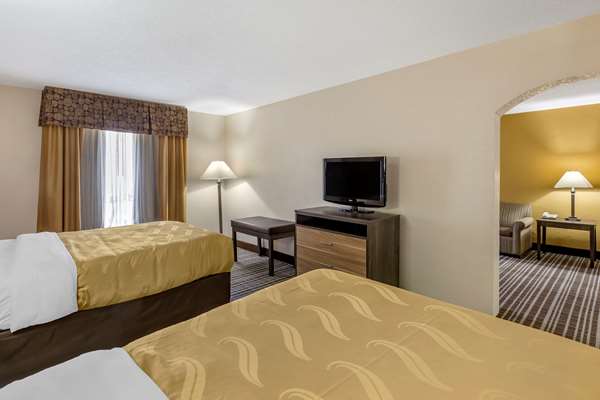 Suite - Quality Inn & Suites Airport Greensboro - I-40, Exit 210
