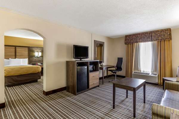 Suite - Quality Inn & Suites Airport Greensboro - I-40, Exit 210