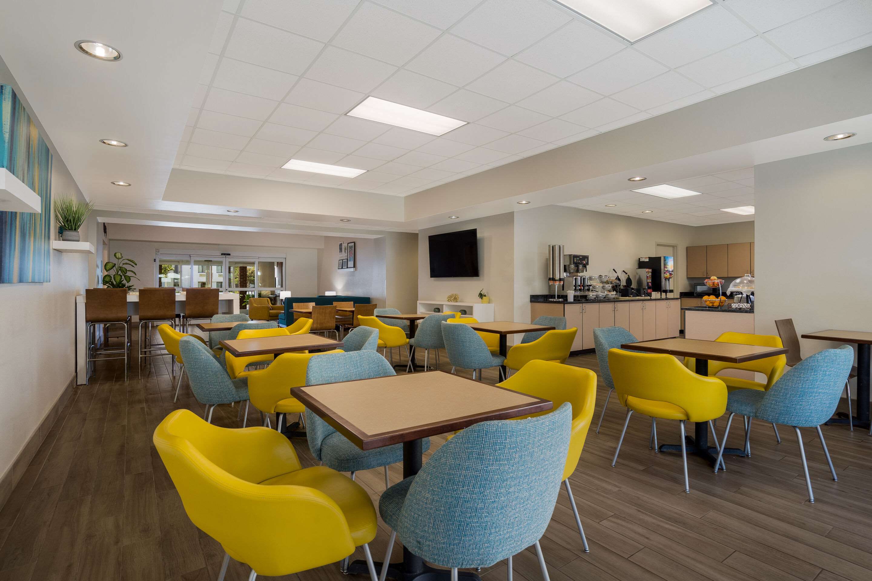Breakfast area | Mainstay Suites Wilmington