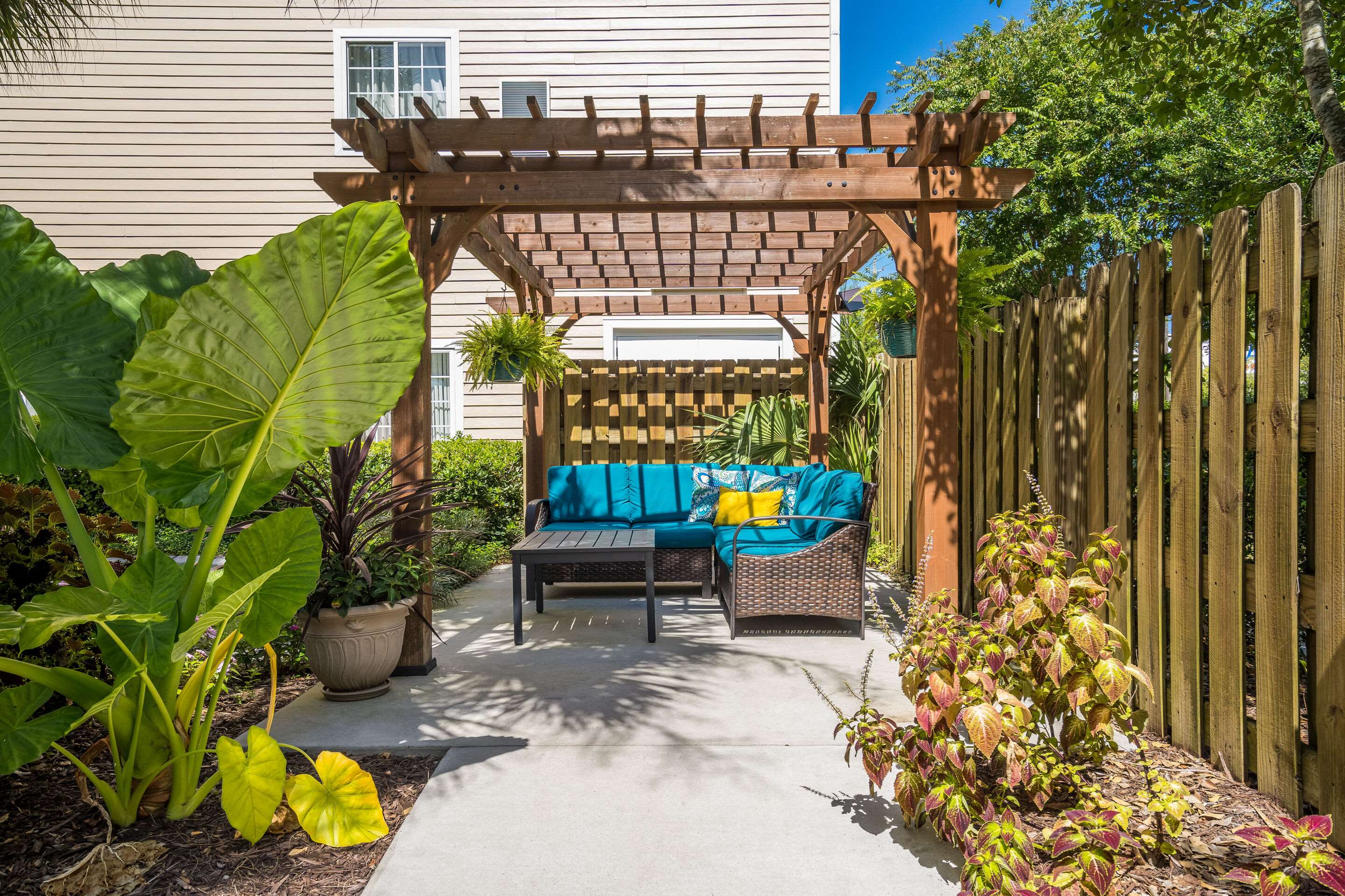 Barbecue area | Mainstay Suites Wilmington
