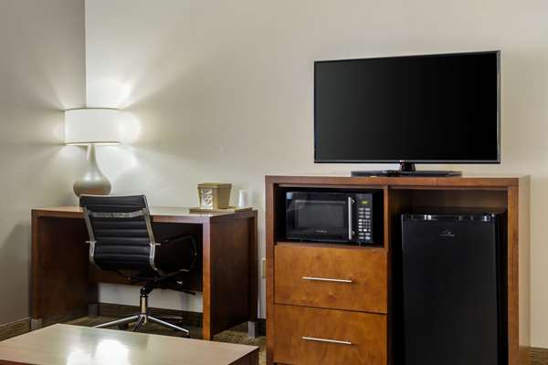 Suite - Comfort Inn Garner - I-40, Exit 312