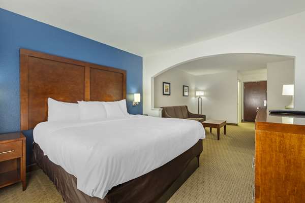Suite - Comfort Inn Garner - I-40, Exit 312