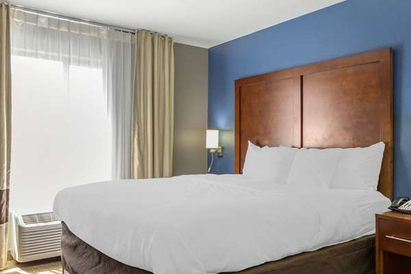 Suite - Comfort Inn Garner - I-40, Exit 312