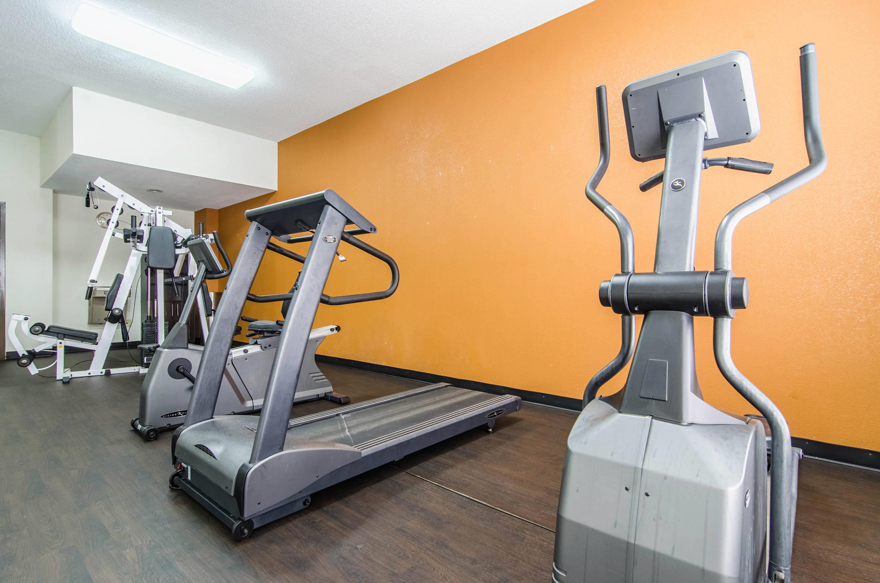Fitness center | Quality Suites