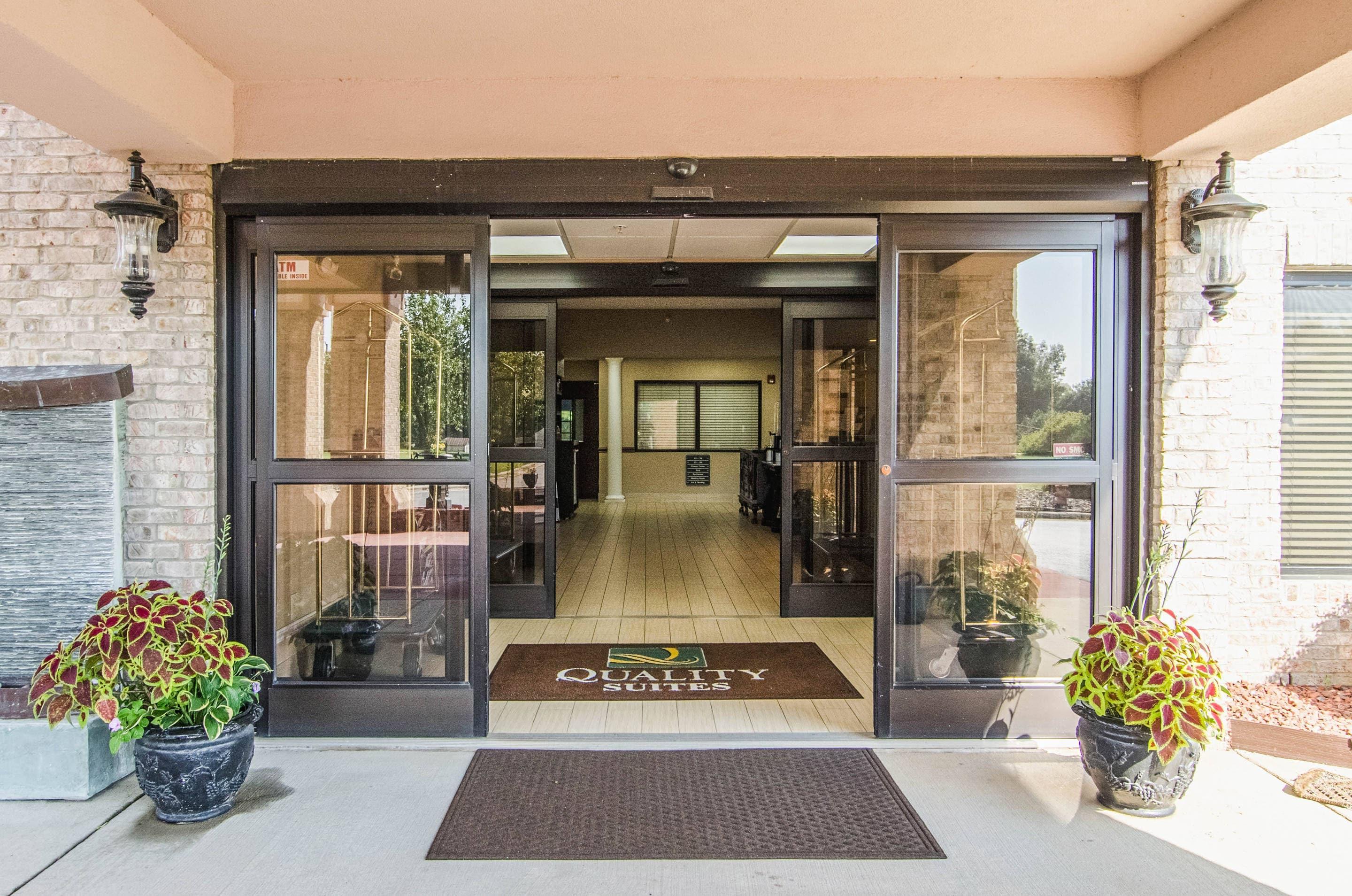 Hotel exterior | Quality Suites
