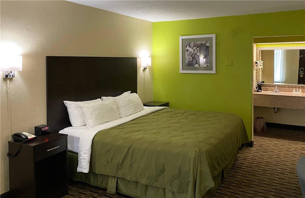 QUALITY INN ELIZABETH CITY NEAR UNI-guestroom-Guest Room,On-Site.jpg