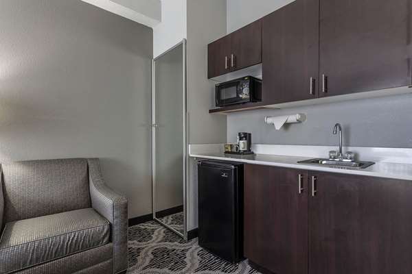  - Quality Inn & Suites Pineville - I-485, Exit 64