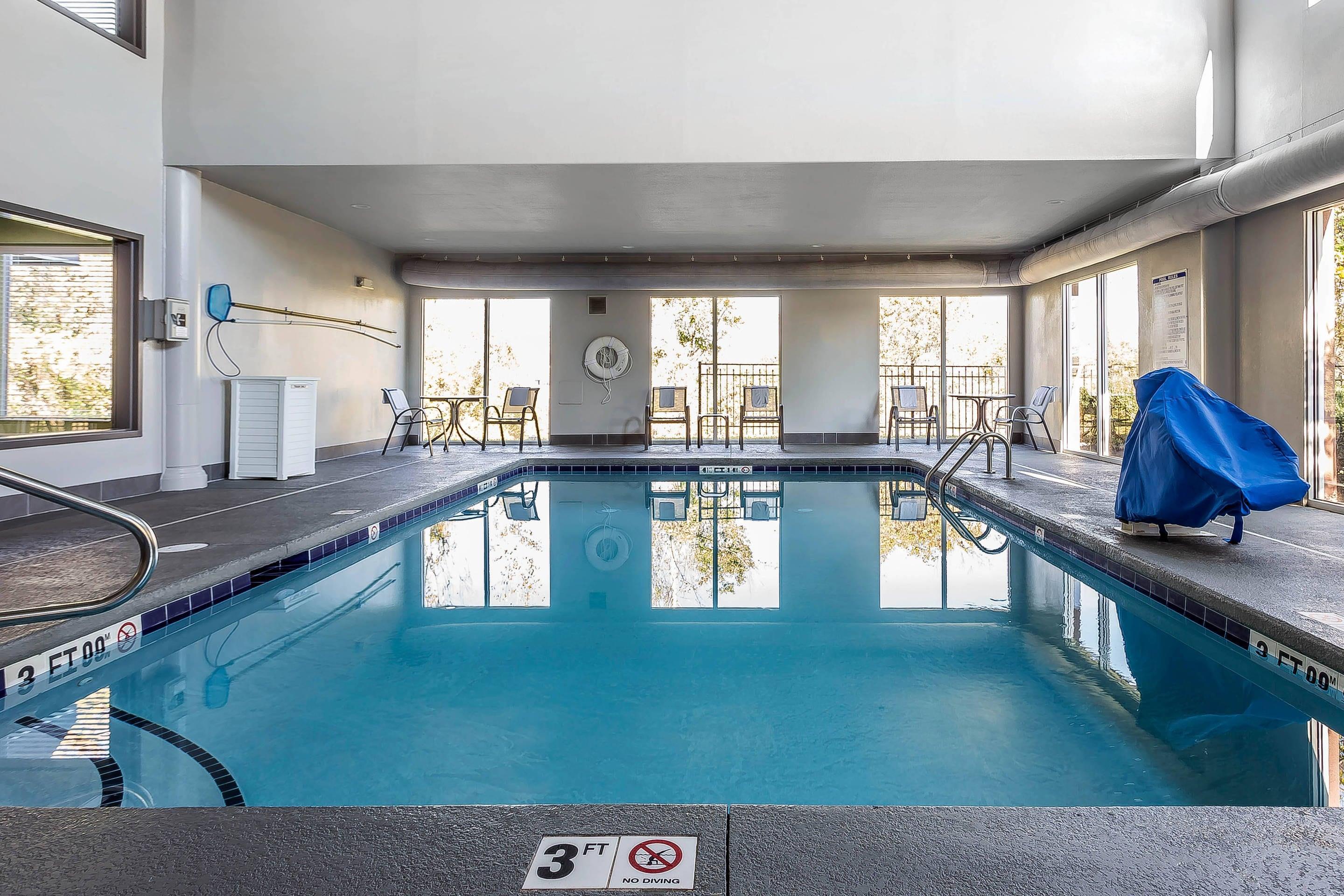 Indoor heated pool | Quality Suites Pineville - Charlotte