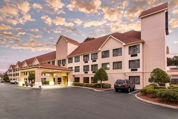 Exterior view - Comfort Suites Wilmington
