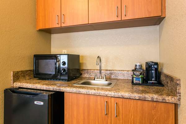  - Comfort Suites Wilmington