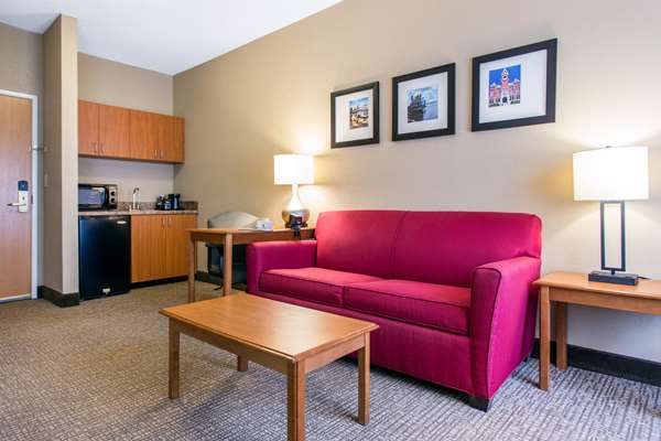 - Comfort Suites Wilmington