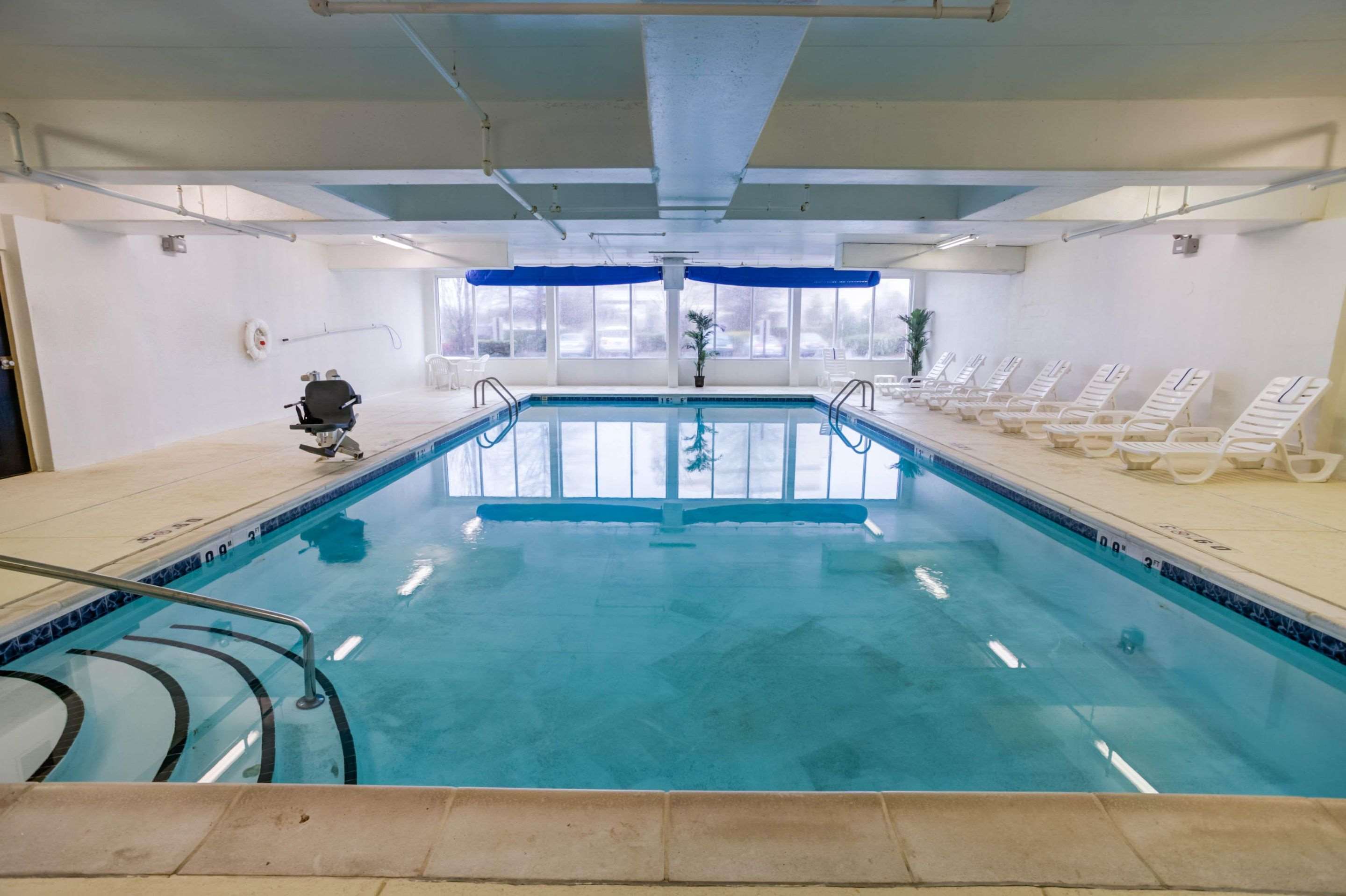 Indoor pool | Comfort Suites Concord Mills