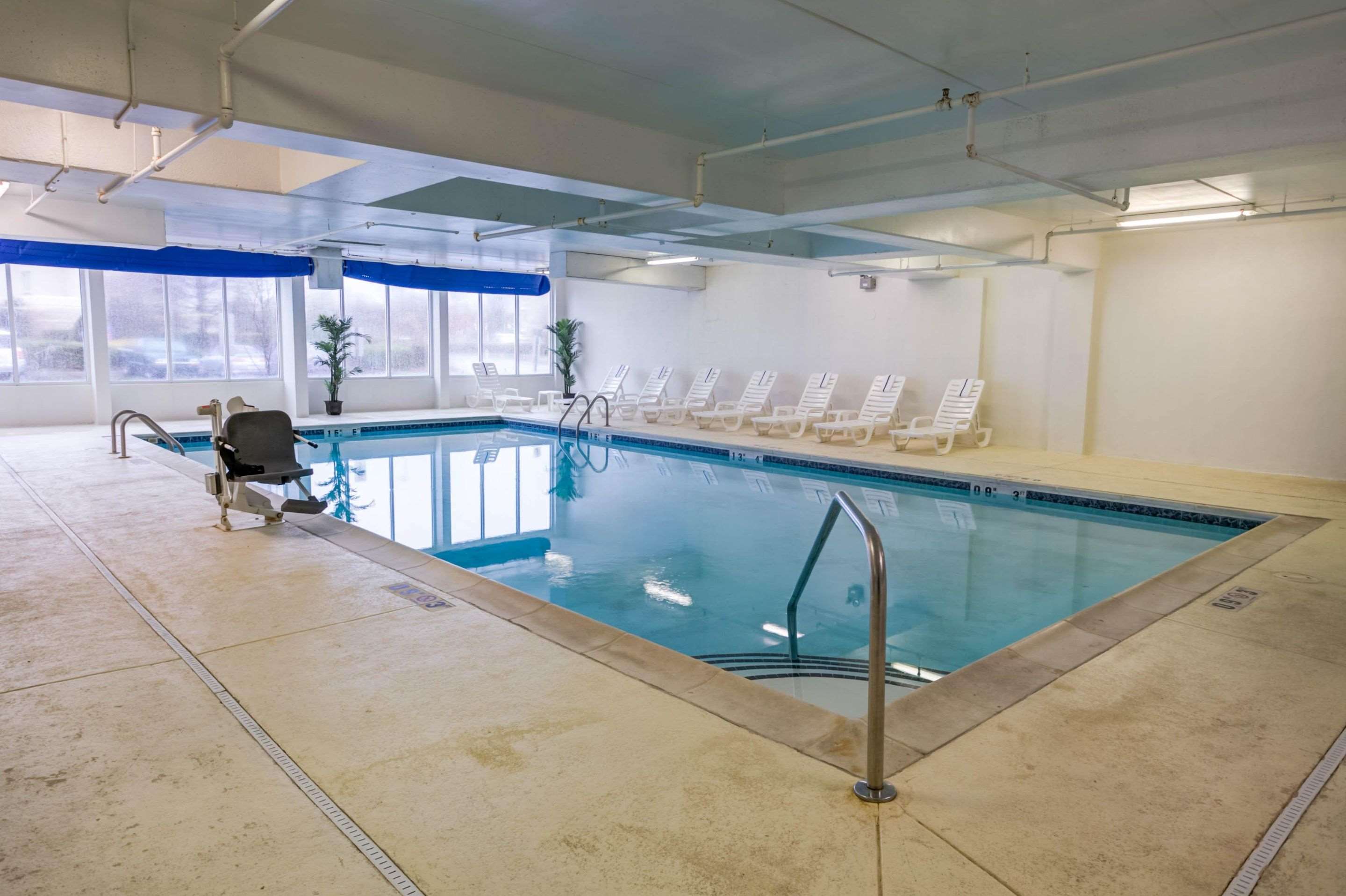 Indoor pool | Comfort Suites Concord Mills