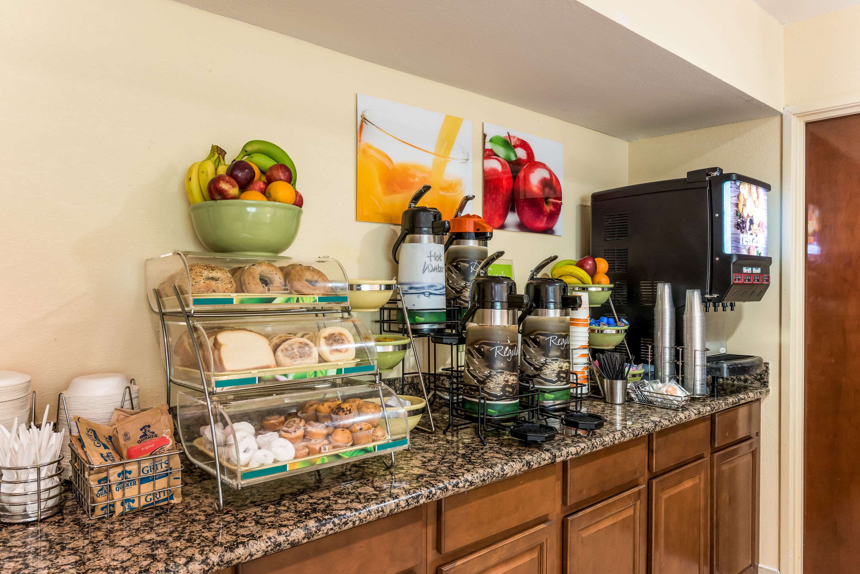 Breakfast area
