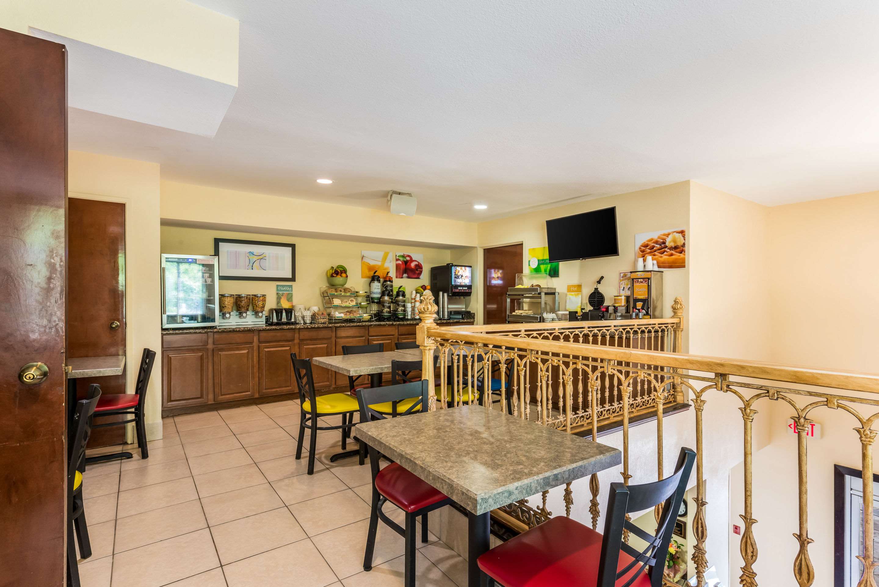 Breakfast area