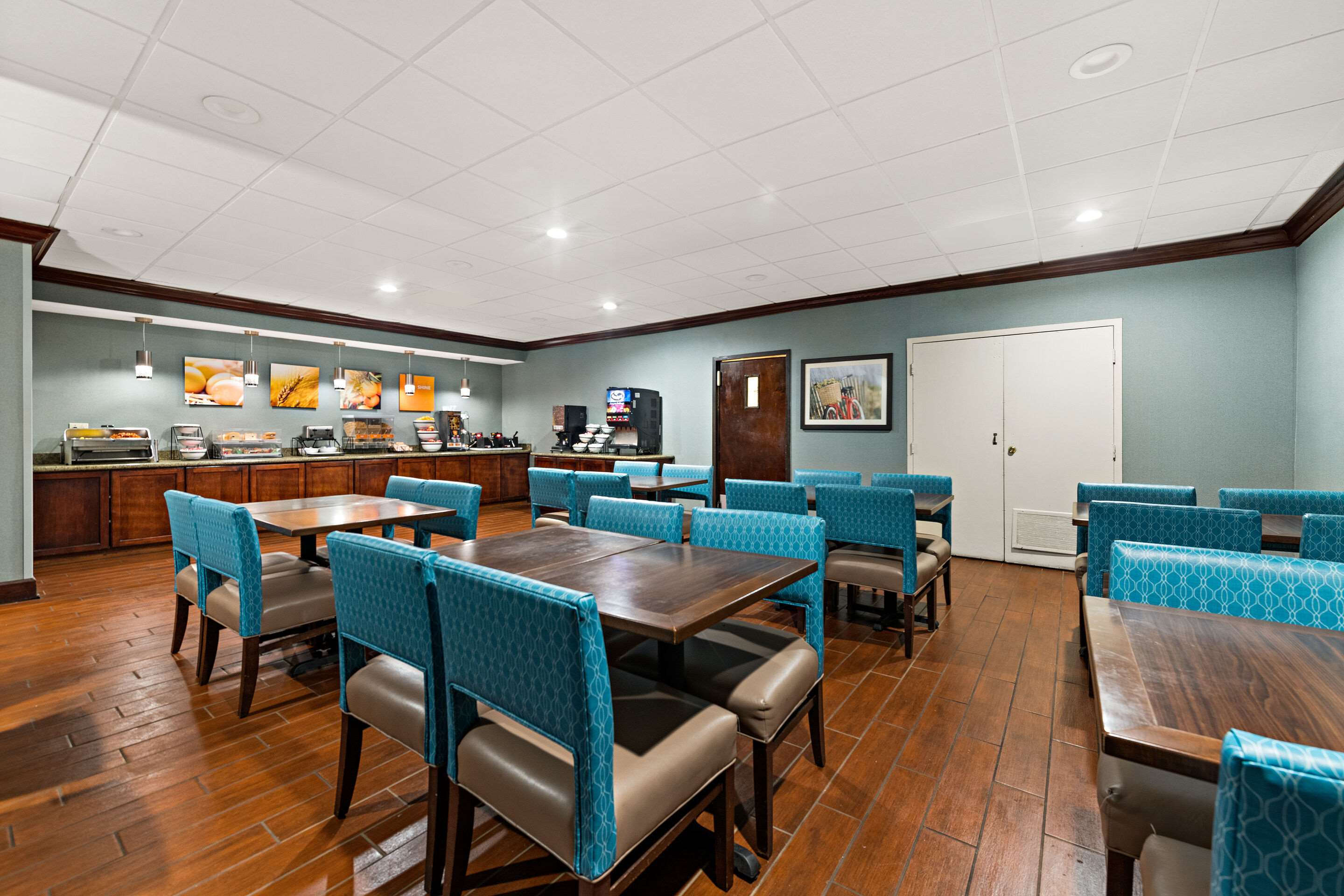 Breakfast area