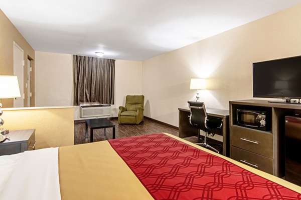 Suite - Econo Lodge East Matthews