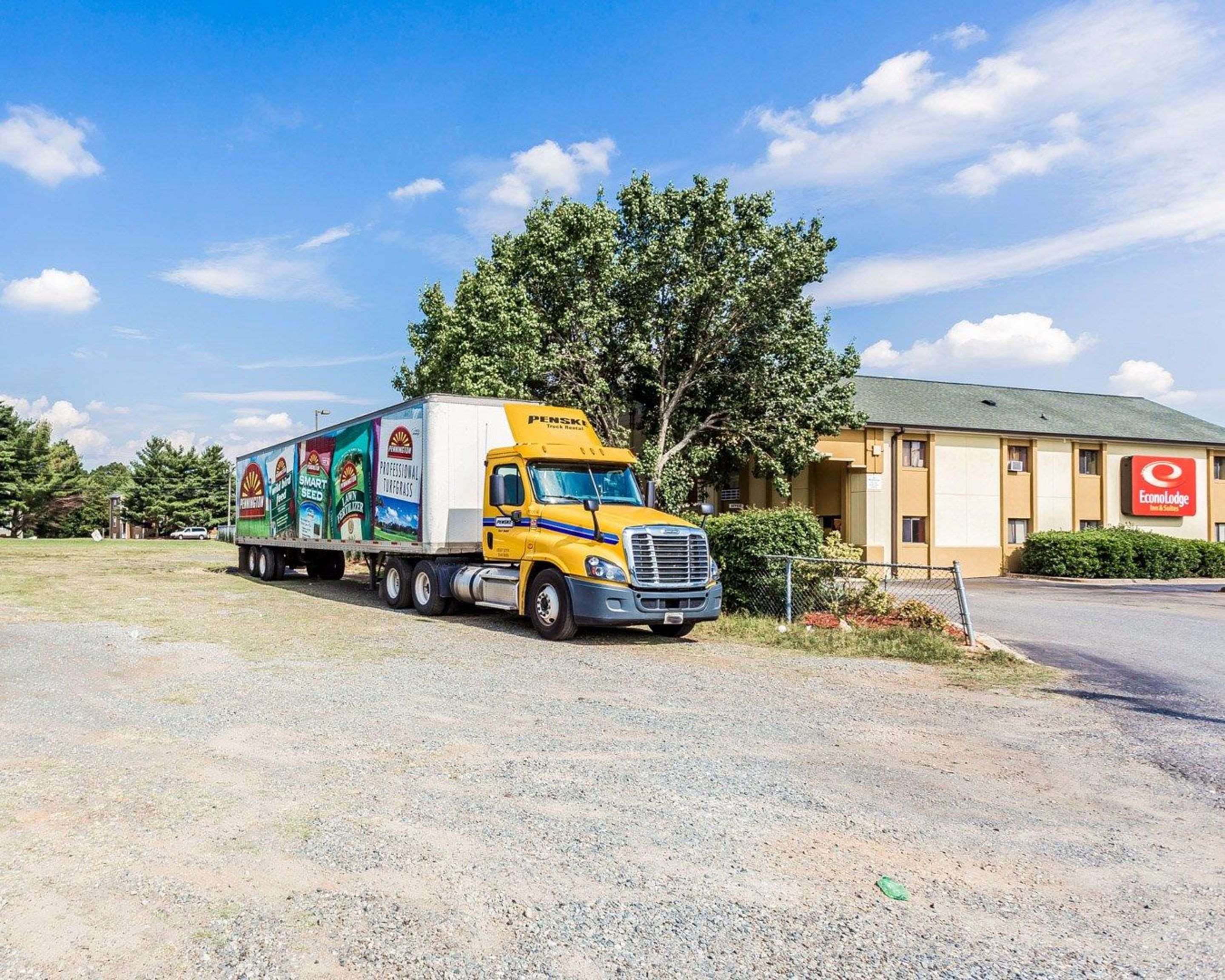 Truck Parking | Econo Lodge Inn & Suites Matthews - Charlotte